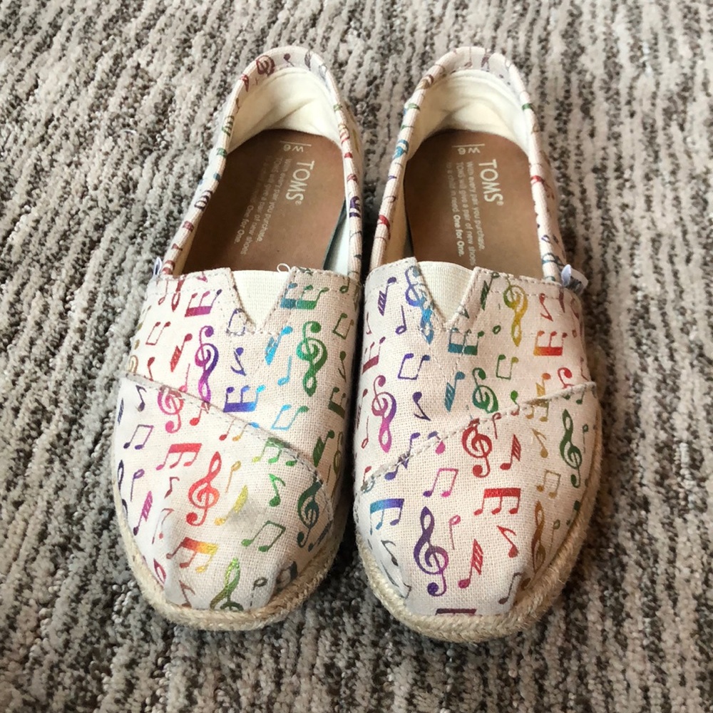 Toms Rainbow Music Notes